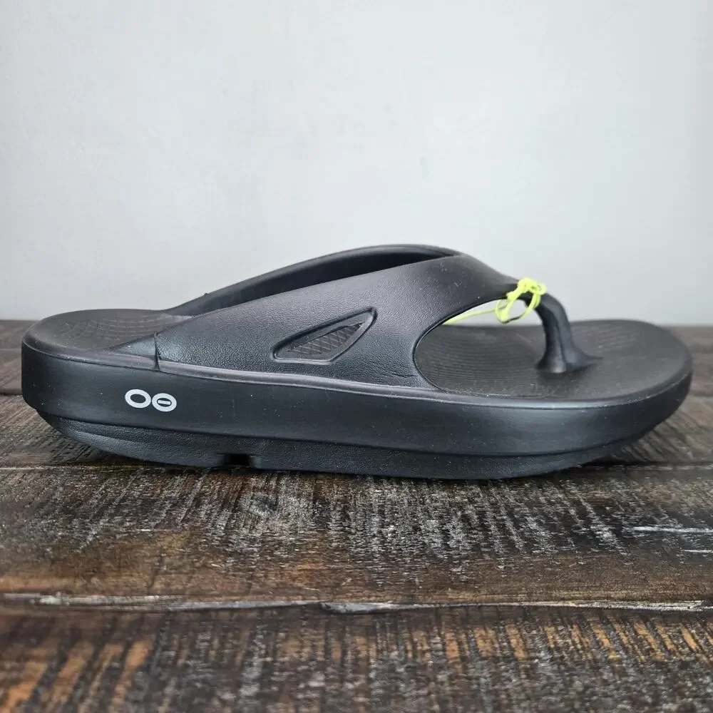 NEW Oofos Ooriginal Mens Size 11 Recovery Slip-On Comfort Flip Flop Sandal Black